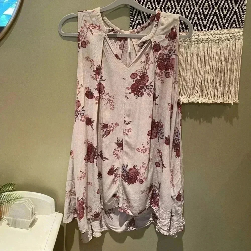 FREE PEOPLE FLORAL SHORT SLEEVE TOP S